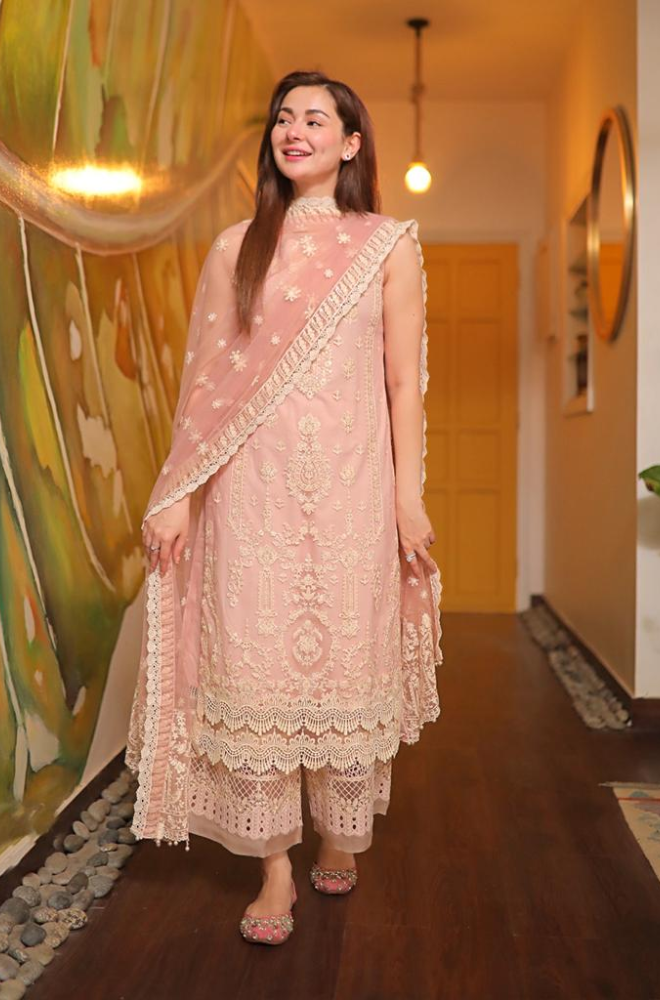 3 Piece - Embroidered Lawn Suit - UPJ001