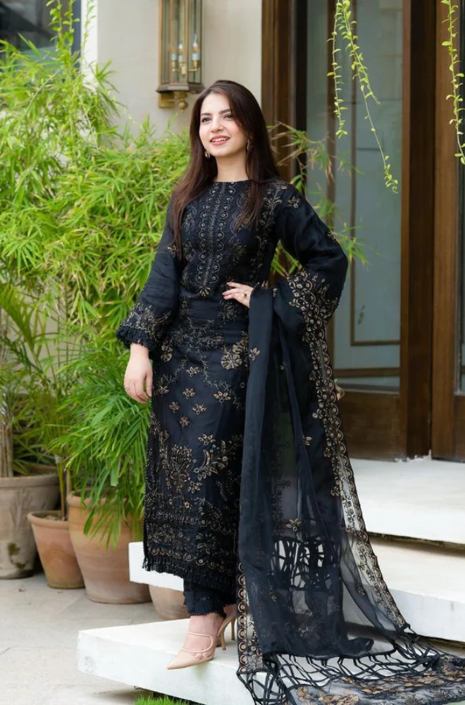 3 Piece - Lawn Embroidered Suit - UPA006