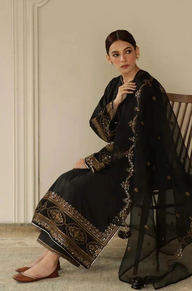 Kayseria- 3PC Lawn Embroidered Suit (Unstitched) - UM167