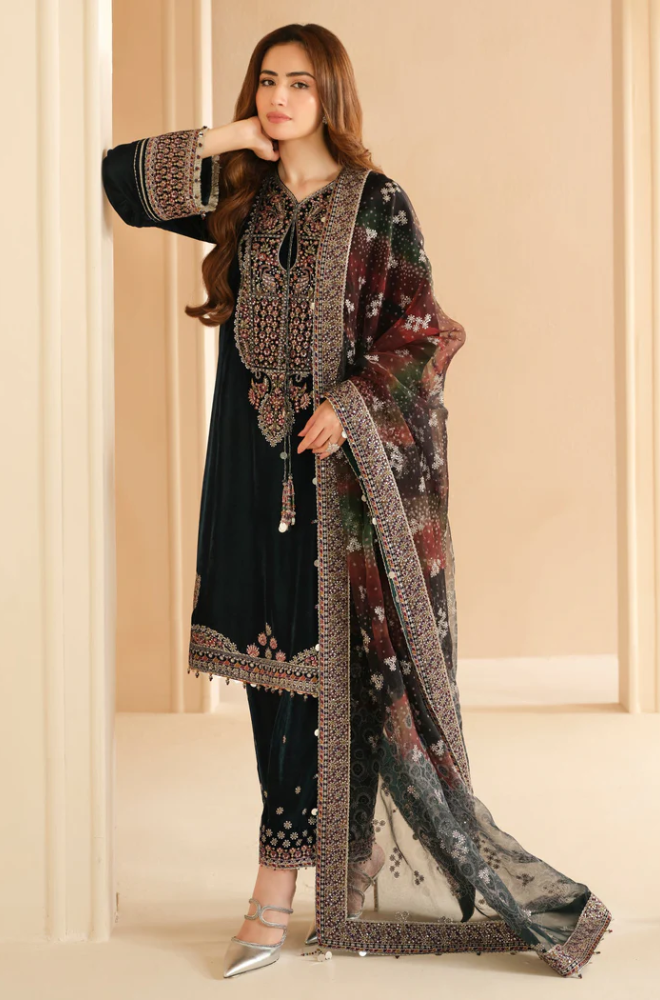 Jazmin - 3PC Velvet Embroidered Suit (Unstitched) - UH254