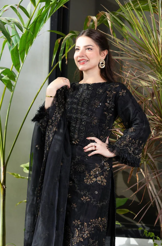 3 Piece - Lawn Embroidered Suit - UPA006