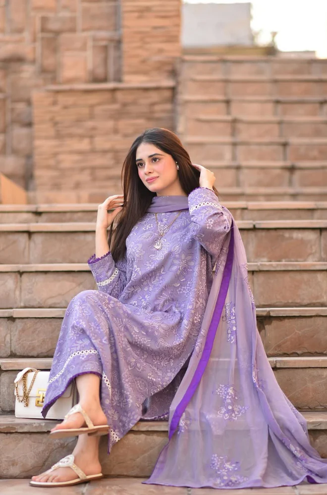 Bareeze- 3PC Lawn Embroidered Suit - UPHB066