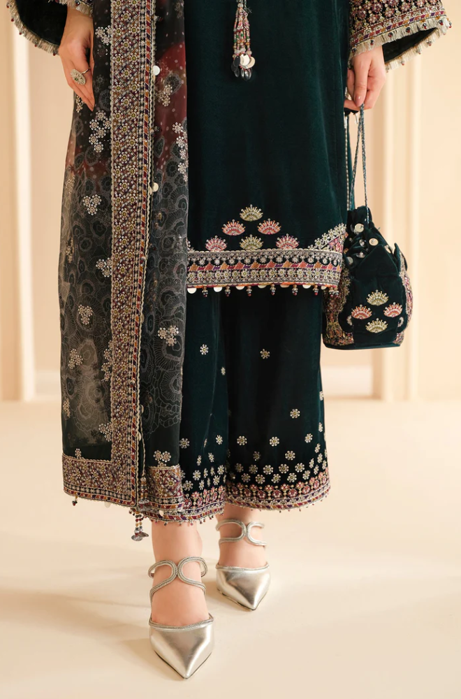 Jazmin - 3PC Velvet Embroidered Suit (Unstitched) - UH254