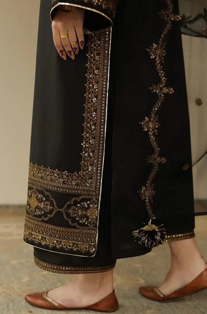 Kayseria- 3PC Lawn Embroidered Suit (Unstitched) - UM167