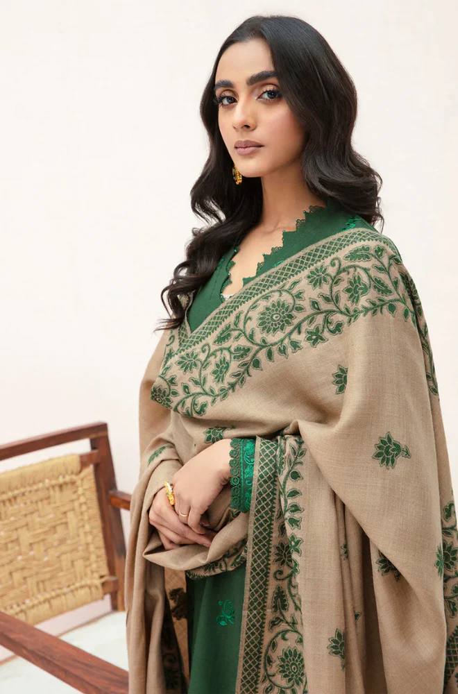 Sapphire - Winter 3PC Dhanak Embroidered Suit UA148