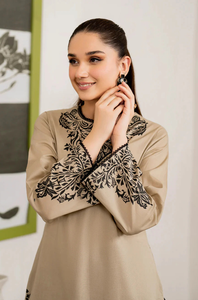 Garnet - 3PC Unstitched Dhanak Embroidered Suit - UH317