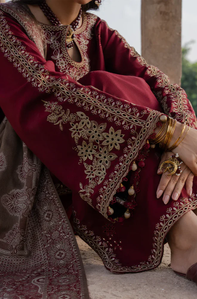 Izel - 3PC Unstitched Dhanak Embroidered Suit - UH320