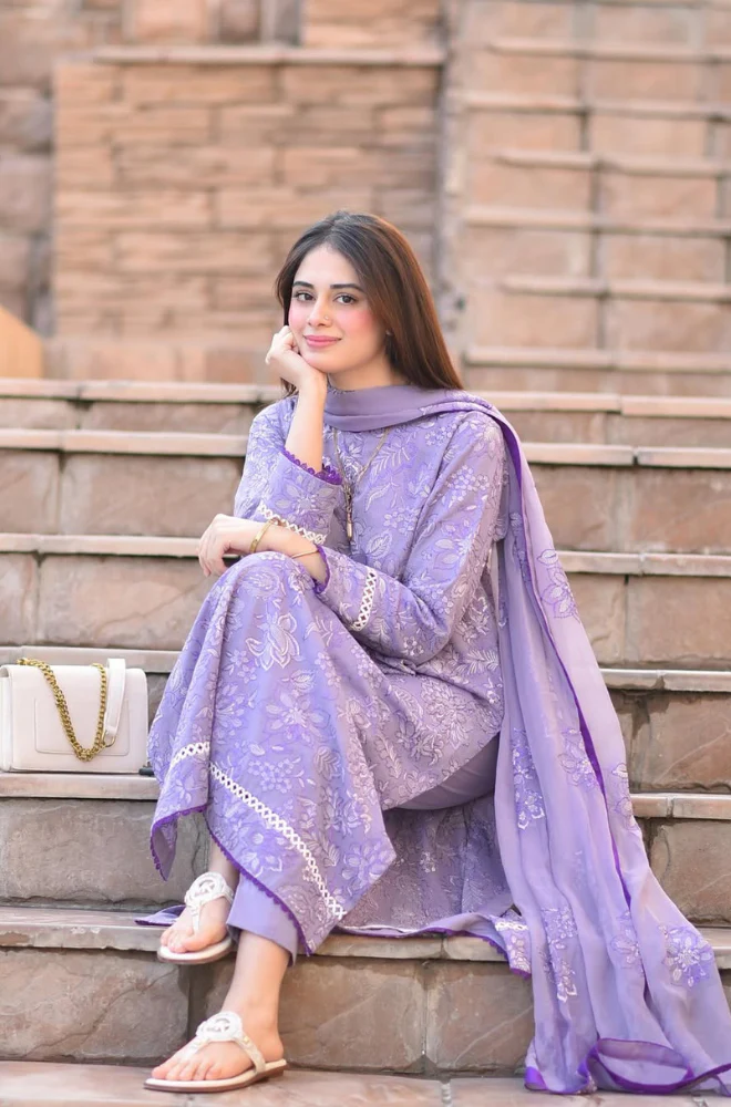 Bareeze- 3PC Lawn Embroidered Suit - UPHB066