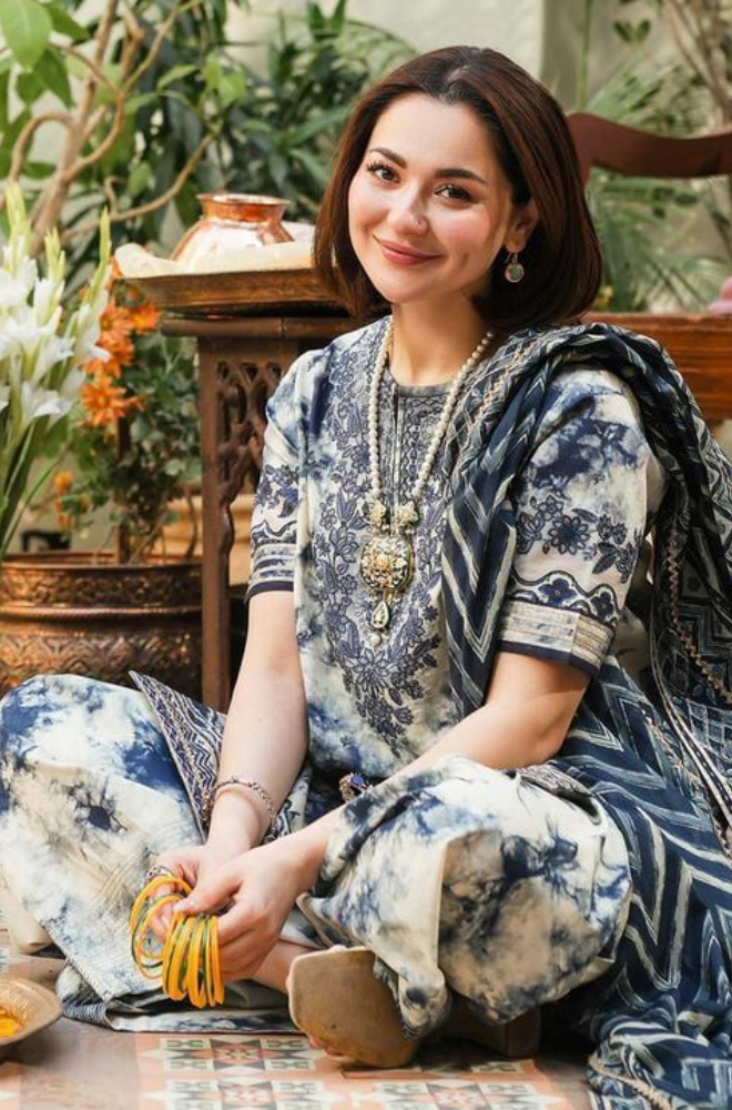 Sapphire - 3PC Lawn Digital Printed Suit - UPD041